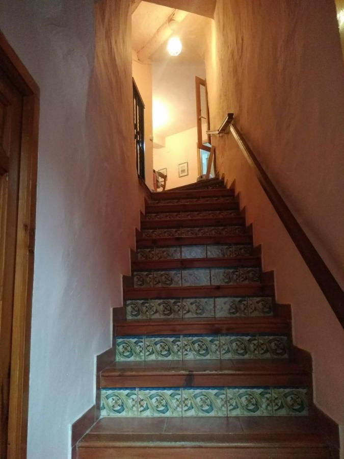 Casa De Amparo Y Jose Manuel Pensionat Pavies Eksteriør billede