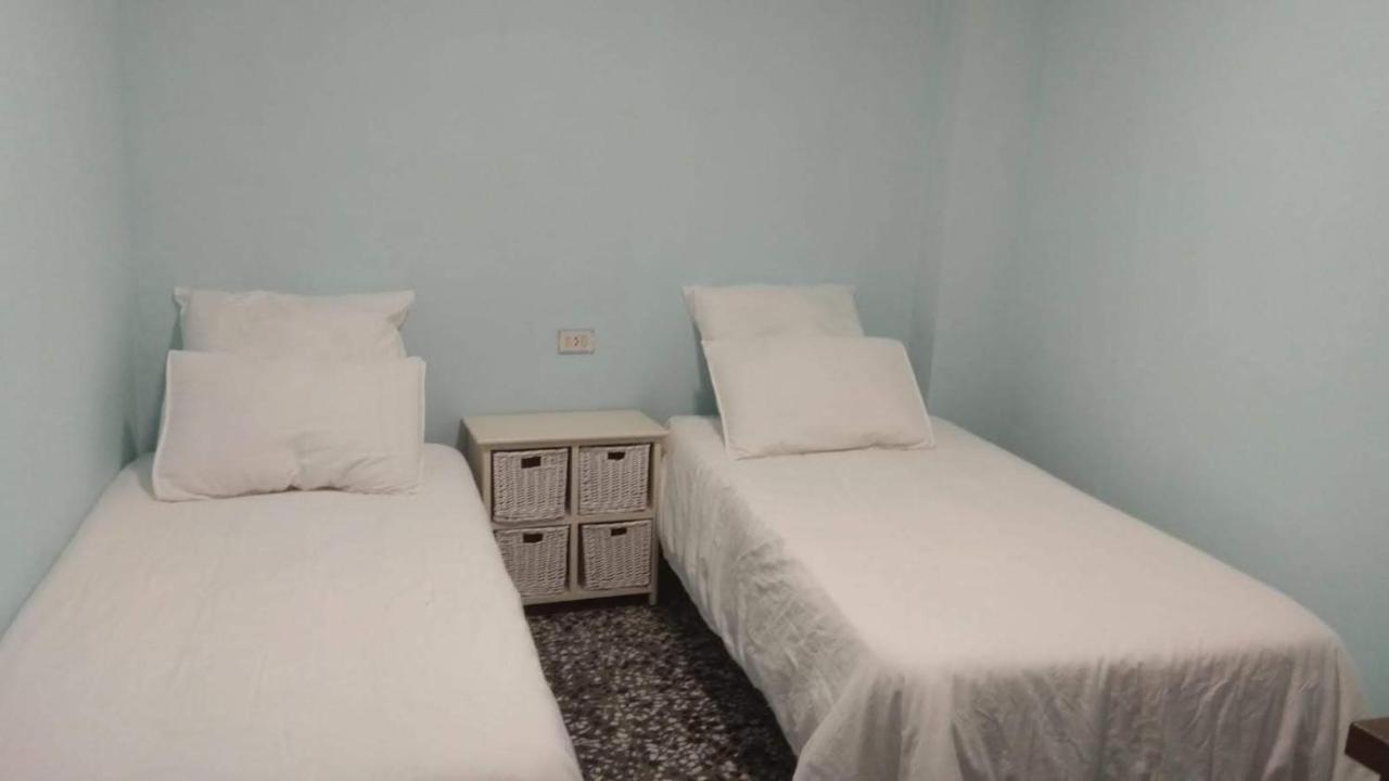Casa De Amparo Y Jose Manuel Pensionat Pavies Eksteriør billede
